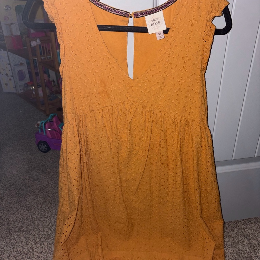 Knox Rose Amber Eyelet V-Neck Dress